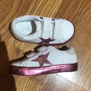 NWOTGirls toddler metallic Sneakers